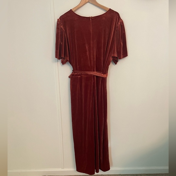 Ivy City Co Orange Velvet Midi Wrap Dress  with Flutter Sleeves Size 2x - Picture 5 of 6